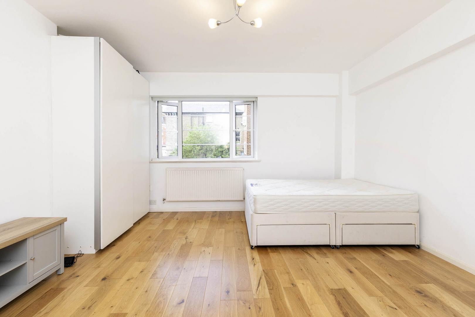 			Studio Apartment, 1 bath, 1 reception Flat			 Embassy House, West End Lane, West Hampstead